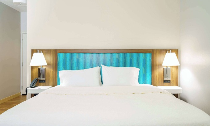 Garden City Hotel | Hampton Inn Garden City