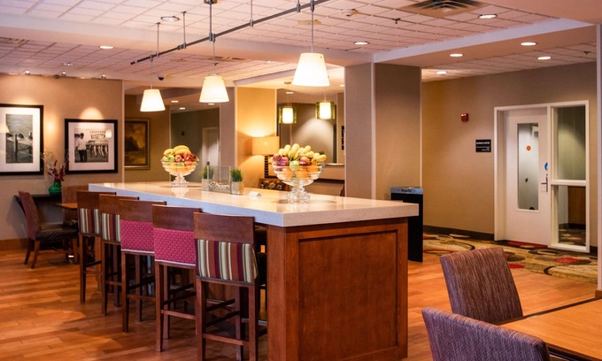 Bellamy Hotel | Hampton Inn Gloucester