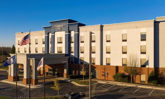 Callands-Gretna Hotel | Hampton Inn Gretna - Smith Mountain Lake