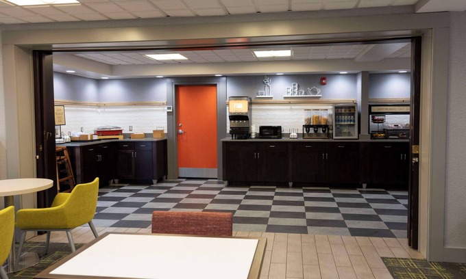 Kent Hotel | Hampton Inn Kent/Akron Area