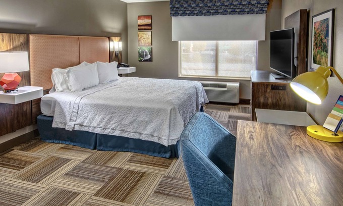 Lawson Heights Hotel | Hampton Inn Latrobe