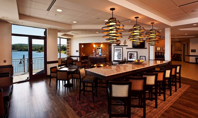 Marquette Hotel | Hampton Inn Marquette/Waterfront