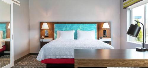 Midland Hotel | Hampton Inn Midland, On