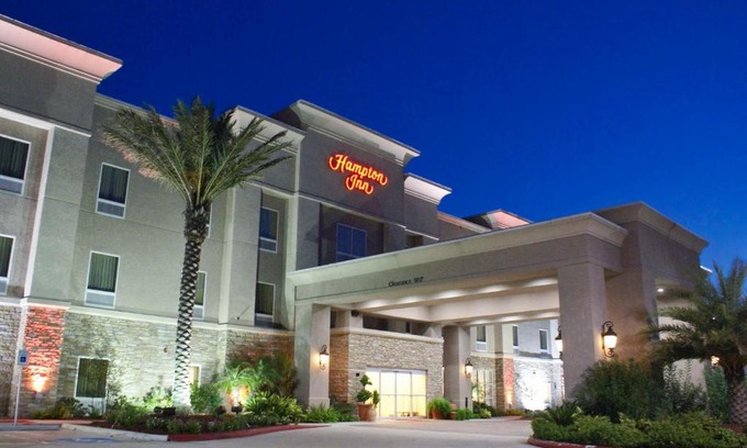 Orange Hotel | Hampton Inn Orange