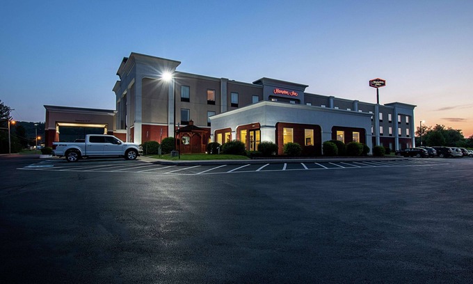 Pine Grove Hotel | Hampton Inn Pine Grove