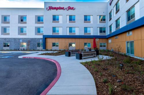 Selma Hotel | Hampton Inn Selma, Ca