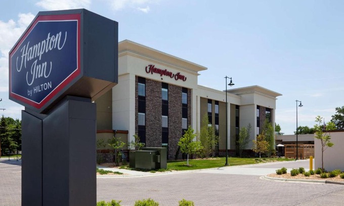 Spicer Hotel | Hampton Inn Spicer Green Lake, MN