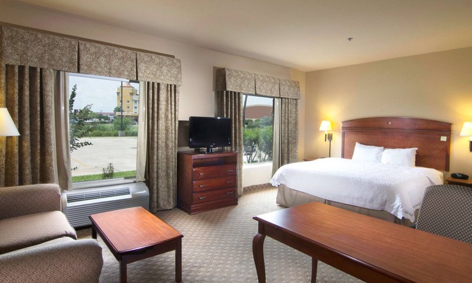 Brownsville Hotel | Hampton Inn & Suites Brownsville