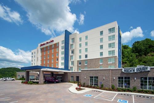 Madison Hotel | Hampton Inn & Suites by Hilton Nashville North Skyline
