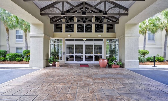 Mount Pleasant Hotel | Hampton Inn & Suites Charleston/Mt. Pleasant-Isle Of Palms