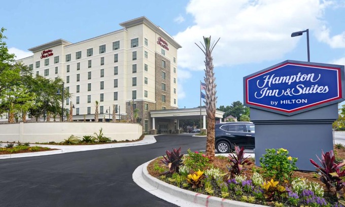 North Charleston Hotel | Hampton Inn & Suites Charleston Airport