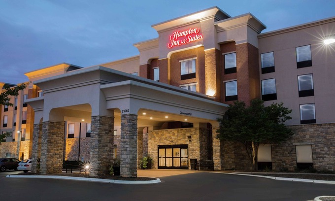 Deer Park Hotel | Hampton Inn & Suites Chicago Deer Park