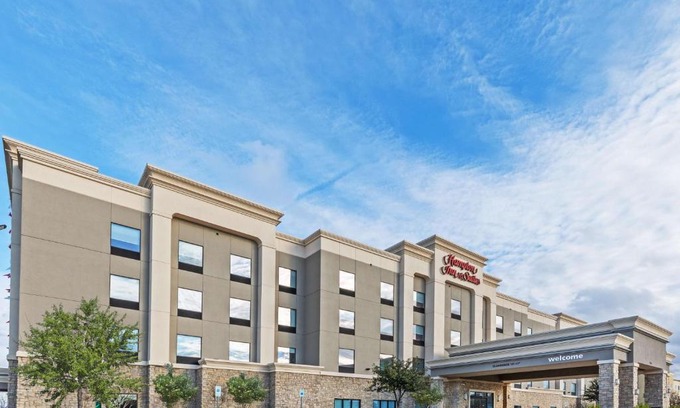 West Dallas Hotel | Hampton Inn & Suites Dallas I-30 Cockrell Hill, Tx