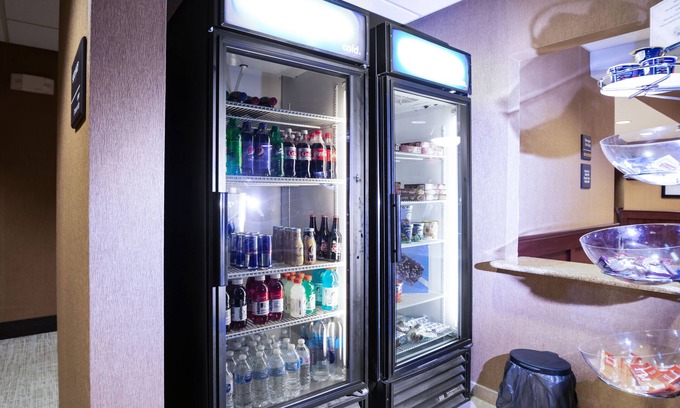 Greensburg Hotel | Hampton Inn & Suites Greensburg