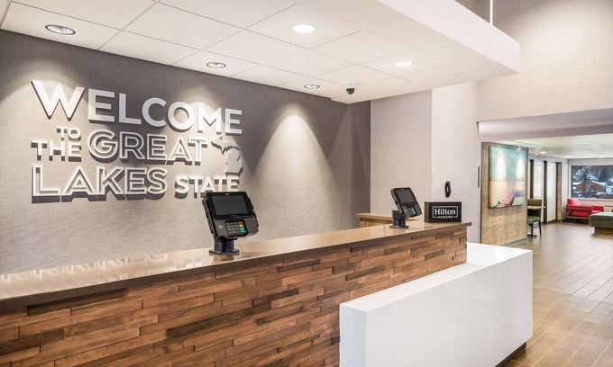 Houghton Hotel | Hampton Inn & Suites Houghton