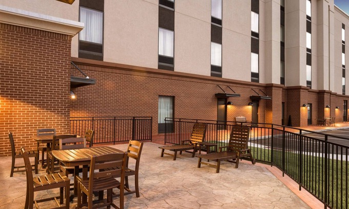 Lavonia Hotel | Hampton Inn & Suites Lavonia