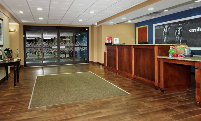 Madisonville Hotel | Hampton Inn & Suites Madisonville