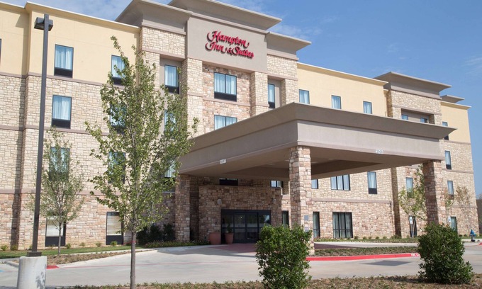 McKinney Hotel | Hampton Inn & Suites McKinney
