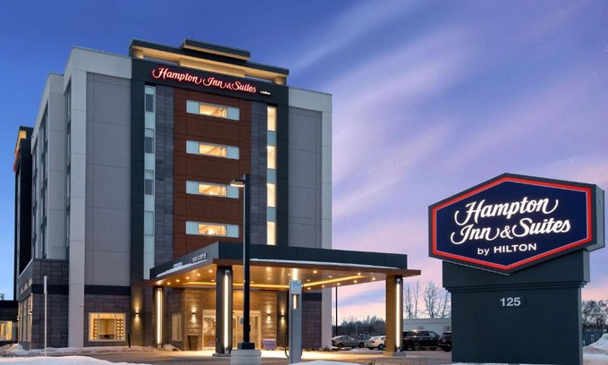 Ottawa Division Hotel | Hampton Inn & Suites Ottawa West, Ontario, Canada