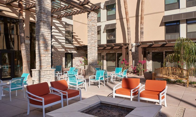 Central Scottsdale Hotel | Hampton Inn & Suites Phoenix/Scottsdale on Shea Boulevard