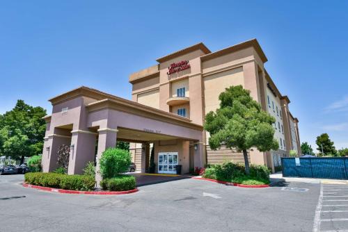 Pittsburg Hotel | Hampton Inn & Suites Pittsburg