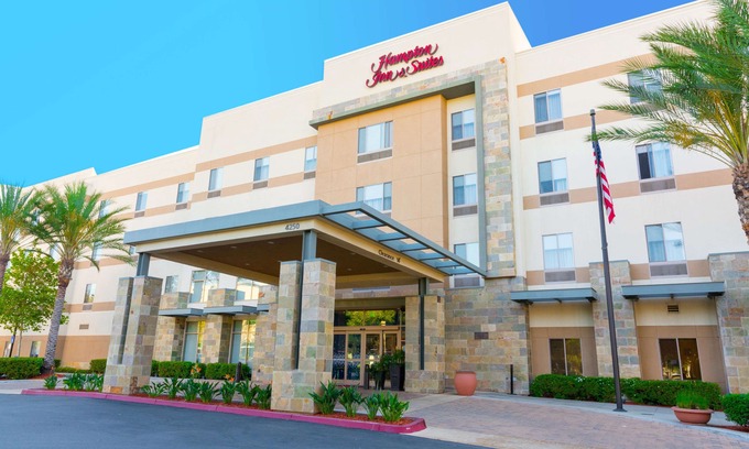 La Sierra Hotel | Hampton Inn & Suites Riverside/Corona East