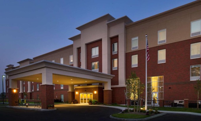 East Syracuse Hotel | Hampton Inn & Suites Syracuse/Carrier Circle