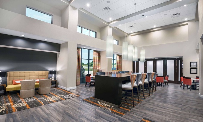Brooks City Base Hotel | Hampton Inn & Suites San Antonio Brooks City Base