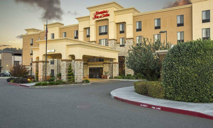 Laguna West-Lakeside Hotel | Hampton Inn & Suites Sacramento-Elk Grove Laguna I-5