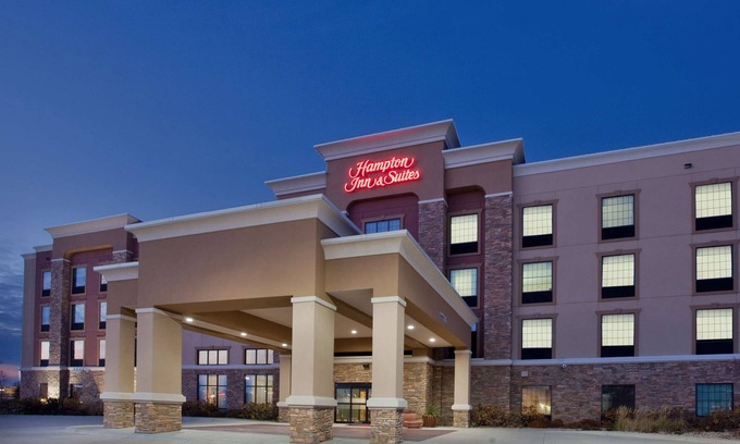 St. Cloud Hotel | Hampton Inn & Suites St. Cloud, MN