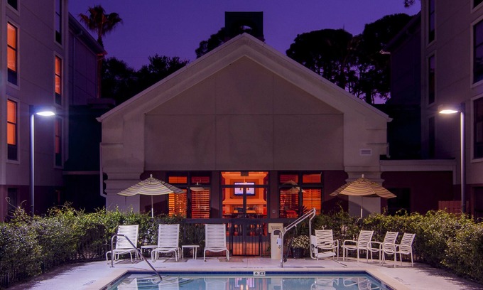 Bearss Plaza Hotel | Hampton Inn & Suites Tampa-North