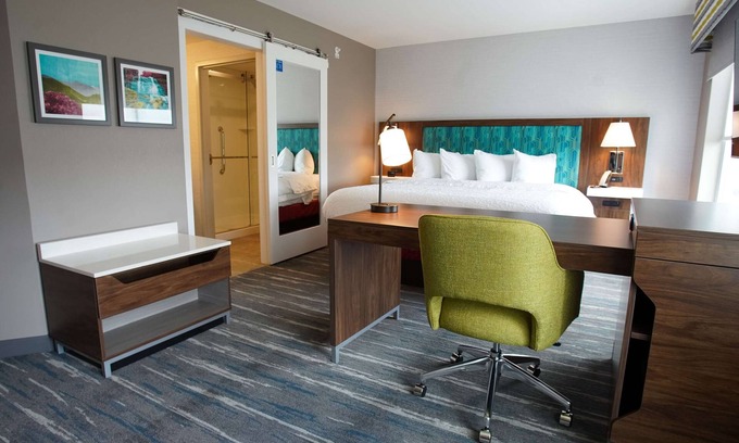 Barton Hotel | Hampton Inn & Suites St. Clairsville