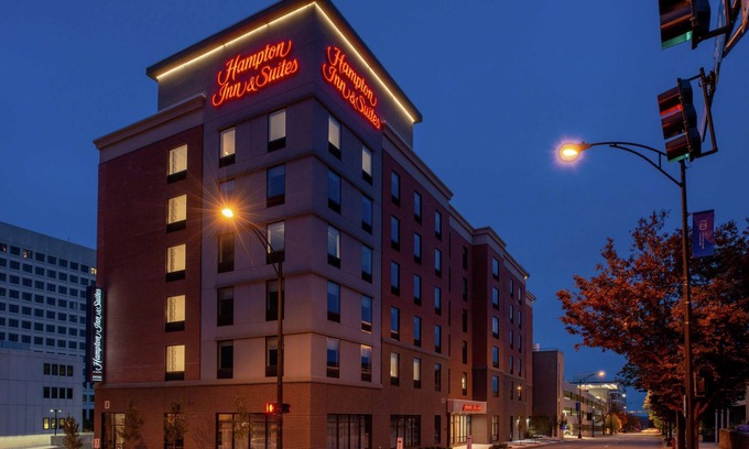 Winston - Salem Hotel | Hampton Inn & Suites Winston-Salem Downtown