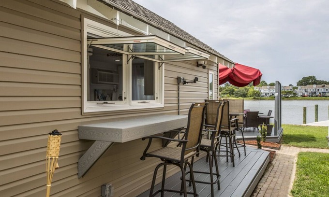 Downtown House | Hampton River Retreat