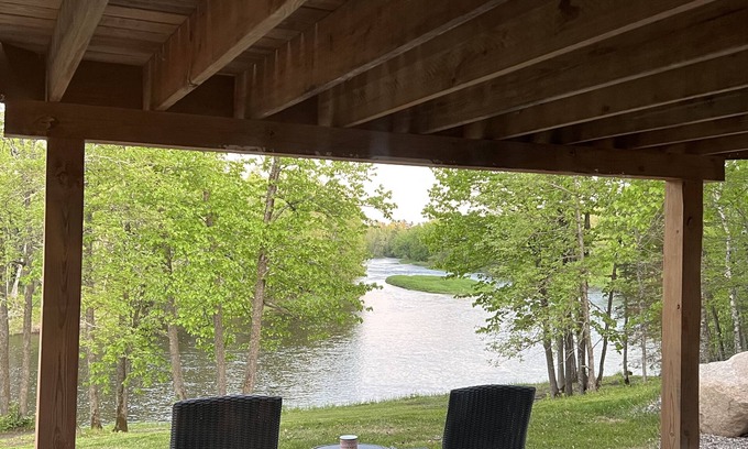 Itasca County Ski Chalet | Hand Hewn Cedar Log Home on Bigfork River in Itasca County - Effie & Bigfork MN