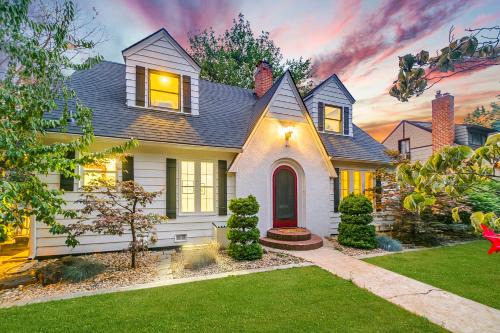 North End House | Hand House