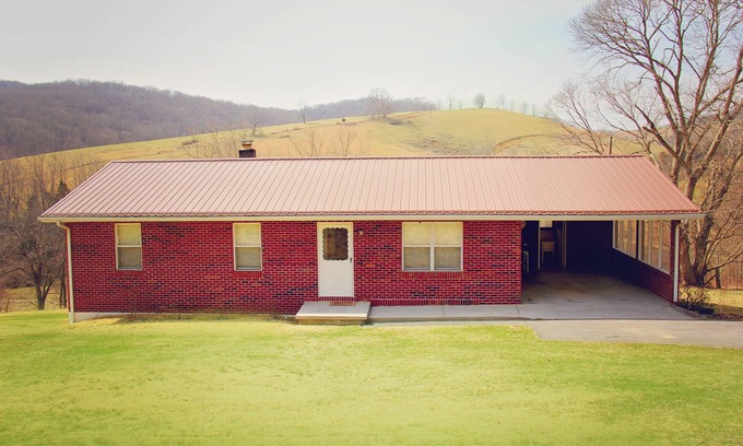 Jonesville House | Handicapped Friendly House in the peaceful country side
