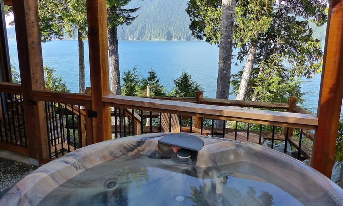 Port Renfrew Cabin | Handsome Dan's Port Renfrew