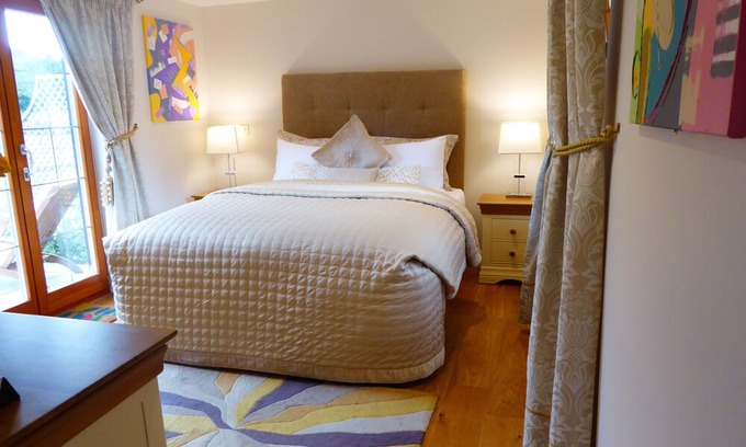 Lower Assendon Bed & Breakfast | Handywater Cottage B&B