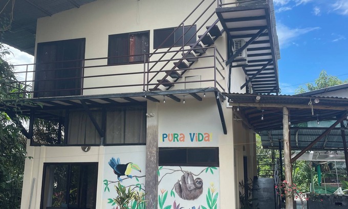 Parrita House | Hanging bridge Jungle Suite