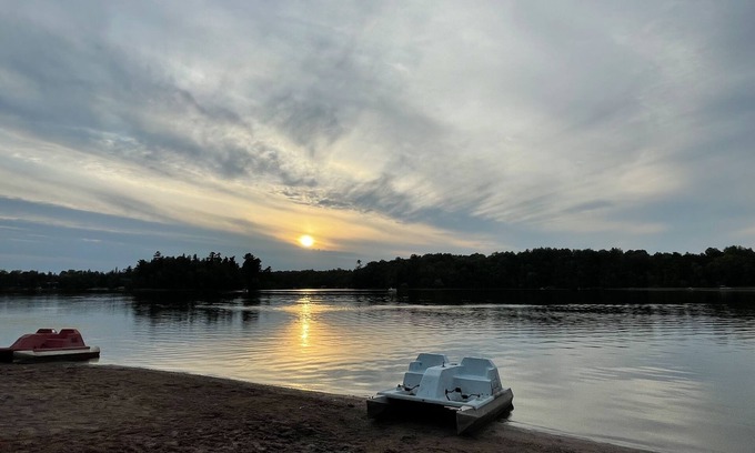 Barnum Hotel | Hanging Horn Lakeside Resort