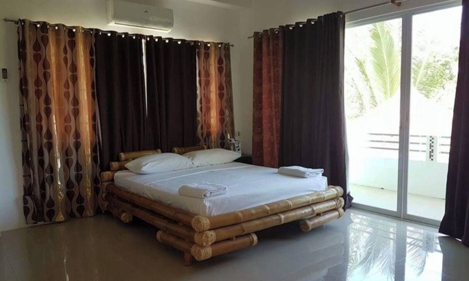 Malay Bed & Breakfast | Hangout Beach Resort
