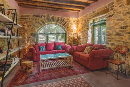 Agía Eiríni House | Hani Kastania - Chania retreat for families and groups for holidays and workshops
