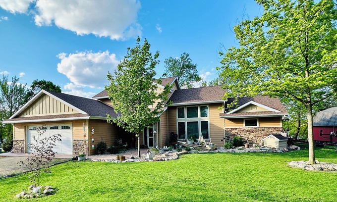 Madison Lake House | Happiness Hill on West Jefferson Lake