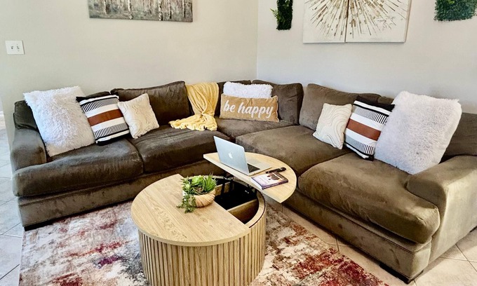 Barker House | Happy 3 Bdr/2 Bth hideaway home between Katy and Houston