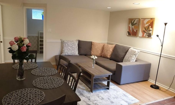Hollyburn Apartment | Happy, Cozy, Fun, Loving suite in West Vancouver