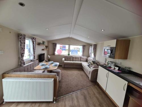 Filey Resort | Happy Days Caravan 90 Primrose Field Primrose Valley