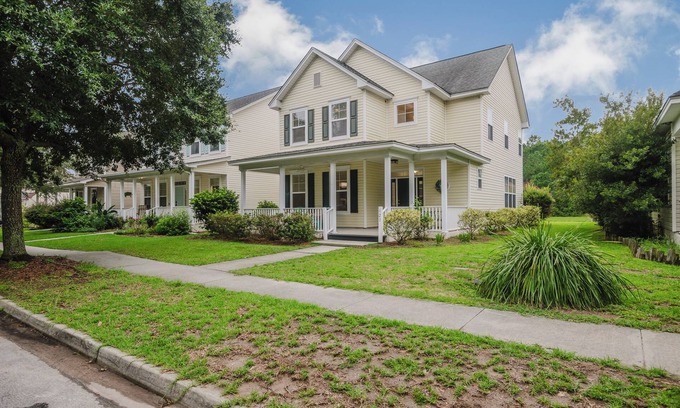 Bluffton House | Happy Days in Old Town Bluffton