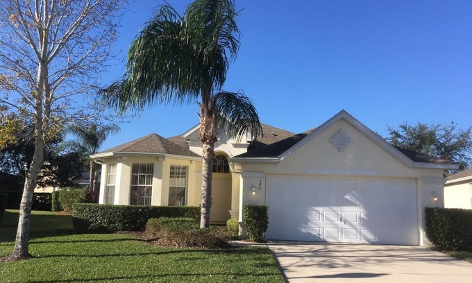 Haines City House | Happy Days villa with pool in gated community!