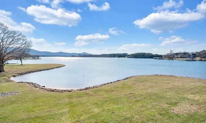 North Shore Condo | Happy Daze! Lakefront condo on SML Lake
